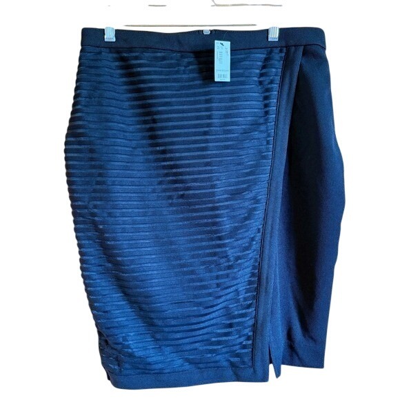 The Limited Black‎ Textured Pencil Skirt Faux Wrap Zip Closure Size 10 - Picture 2 of 11